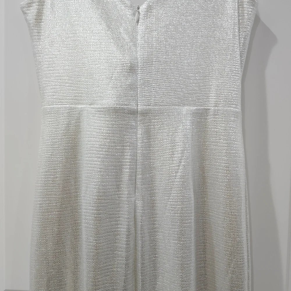 ELIZA J Ivory Shimmer Draped Maxi Dress with Ruffle Slit – Glam Occasion 6P - Picture 9 of 14